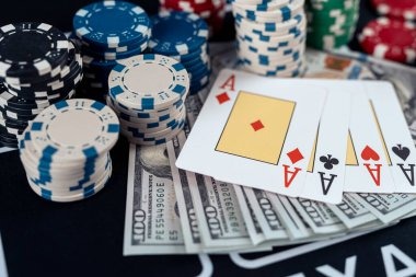 Live dealer at Buku Mimpi table on indo lottery platform